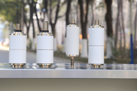 真空開關(guān)管結(jié)構(gòu)及工藝有怎樣的特點(diǎn)和優(yōu)勢(shì)？