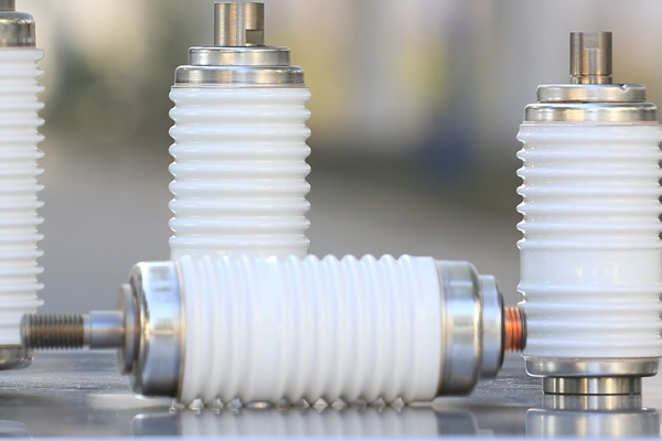 怎樣解決真空滅弧室的漏氣問(wèn)題？