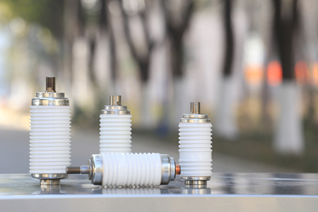 真空開關(guān)管接觸點選什么材質(zhì)好？一般為銅合金！